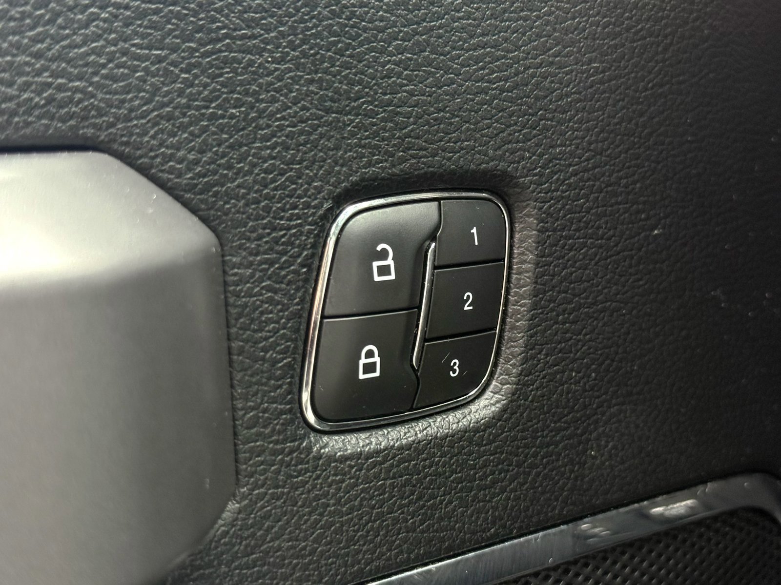 Certified 2019 Ford F150 Platinum w/ Equipment Group 701A Luxury image 36