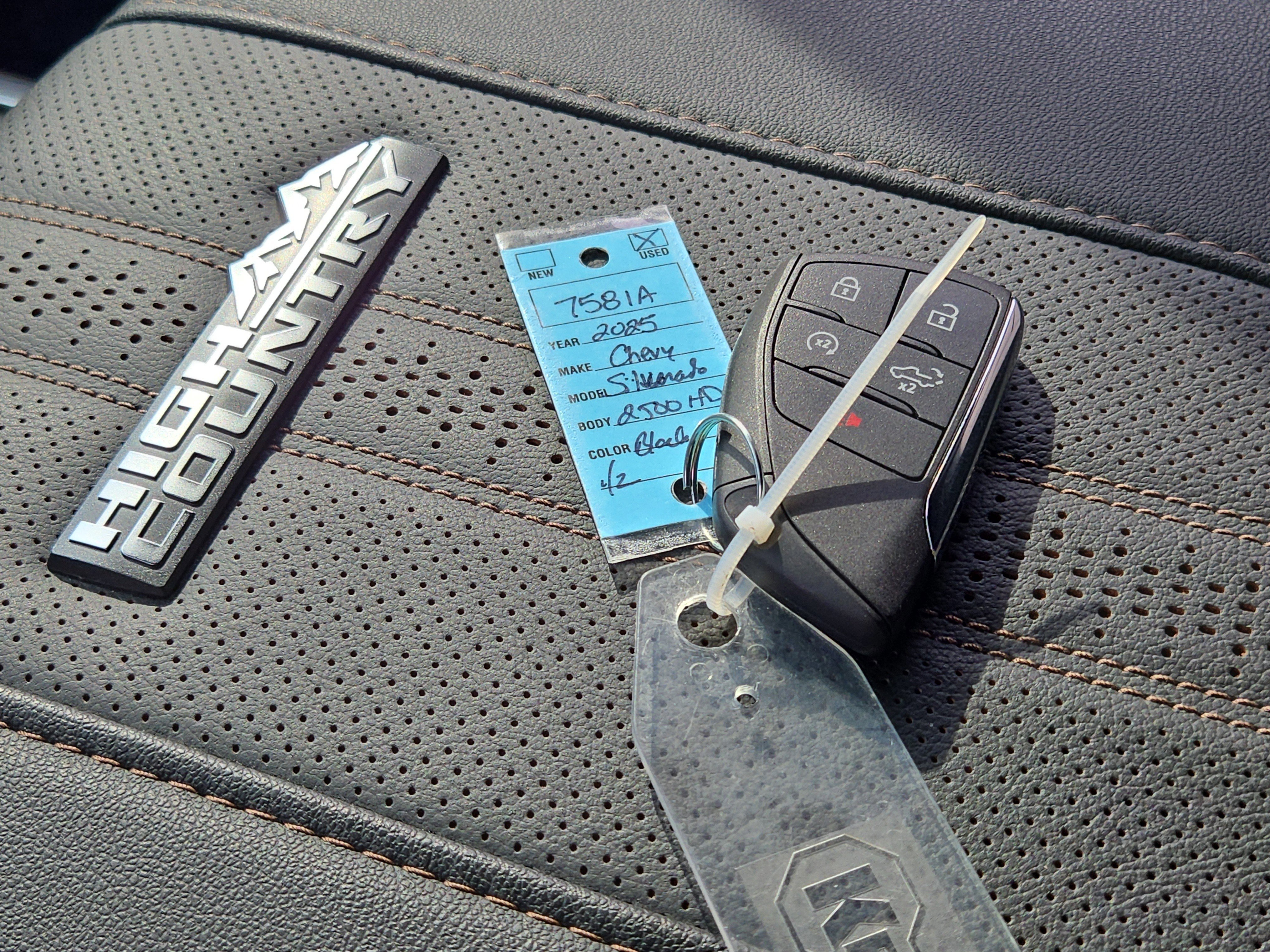 Used 2025 Chevrolet Silverado 2500 High Country w/ Technology Package image 35