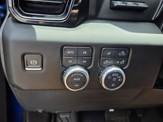 Used 2022 GMC Sierra 1500 AT4 w/ AT4 Premium Package AWD/4WD image 28