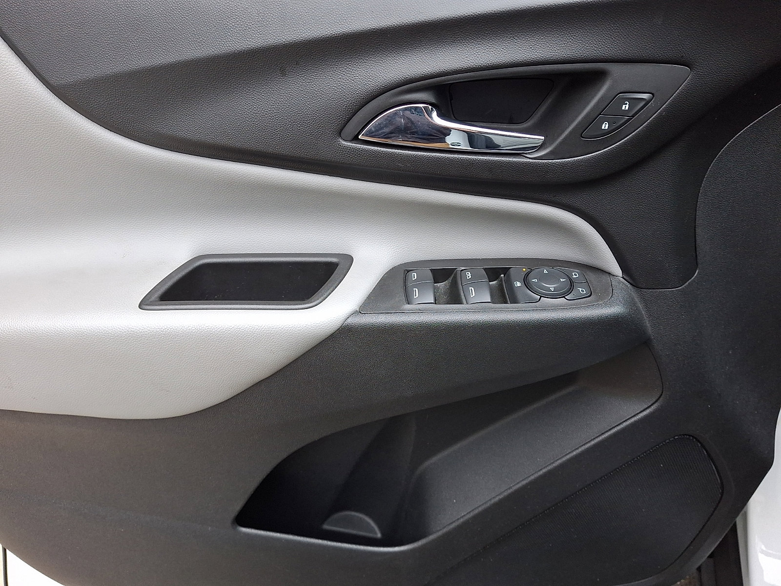Used 2021 Chevrolet Equinox LS w/ LS Convenience Package FWD image 14