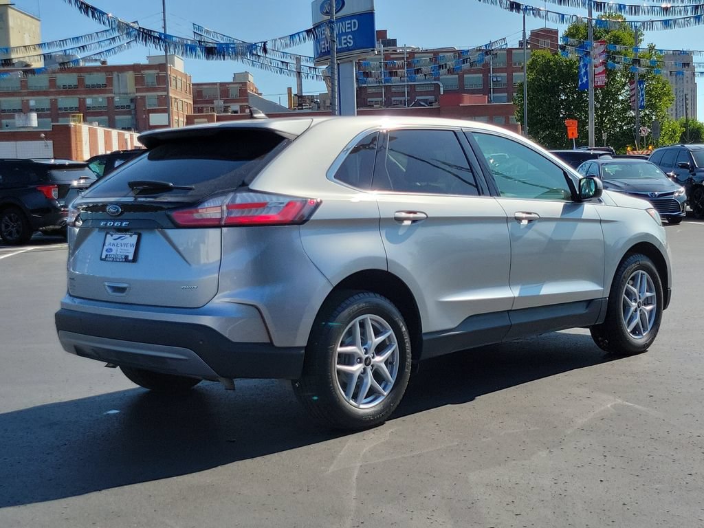 Certified 2024 Ford Edge SEL w/ Convenience Package AWD/4WD image 3