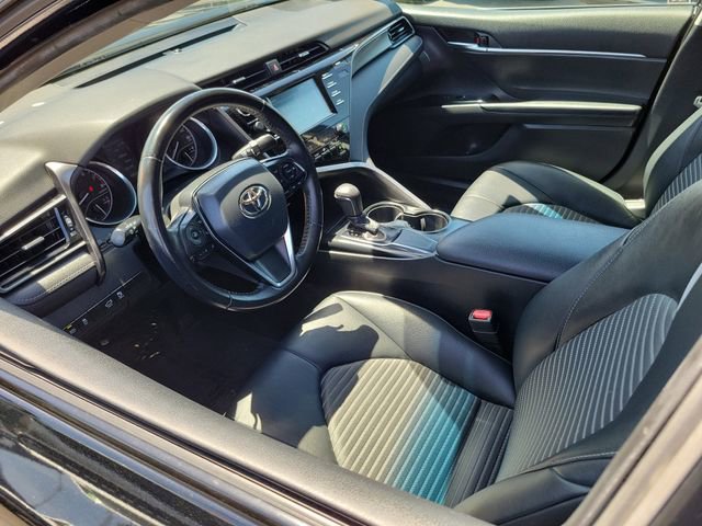 Used 2019 Toyota Camry SE FWD image 3