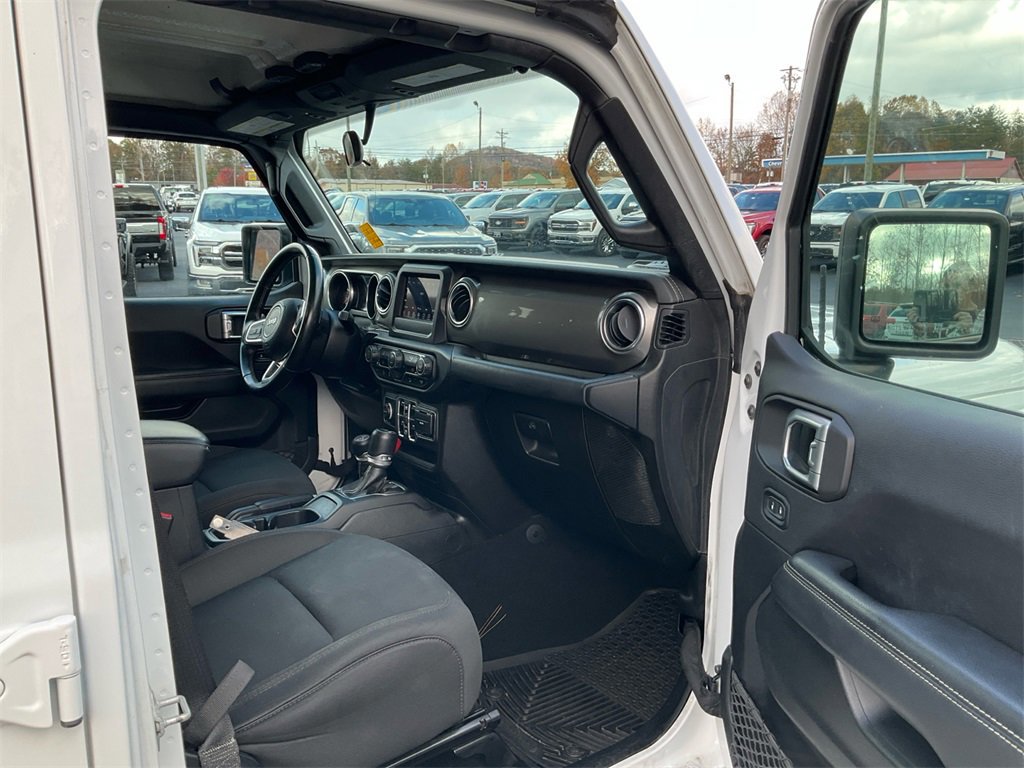 Used 2020 Jeep Wrangler Unlimited Sahara image 11