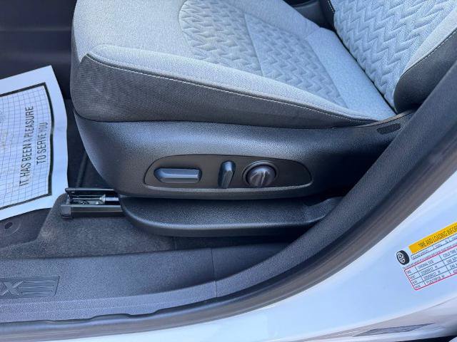 Used 2023 Chevrolet Equinox LS w/ LS Convenience Package AWD/4WD image 12