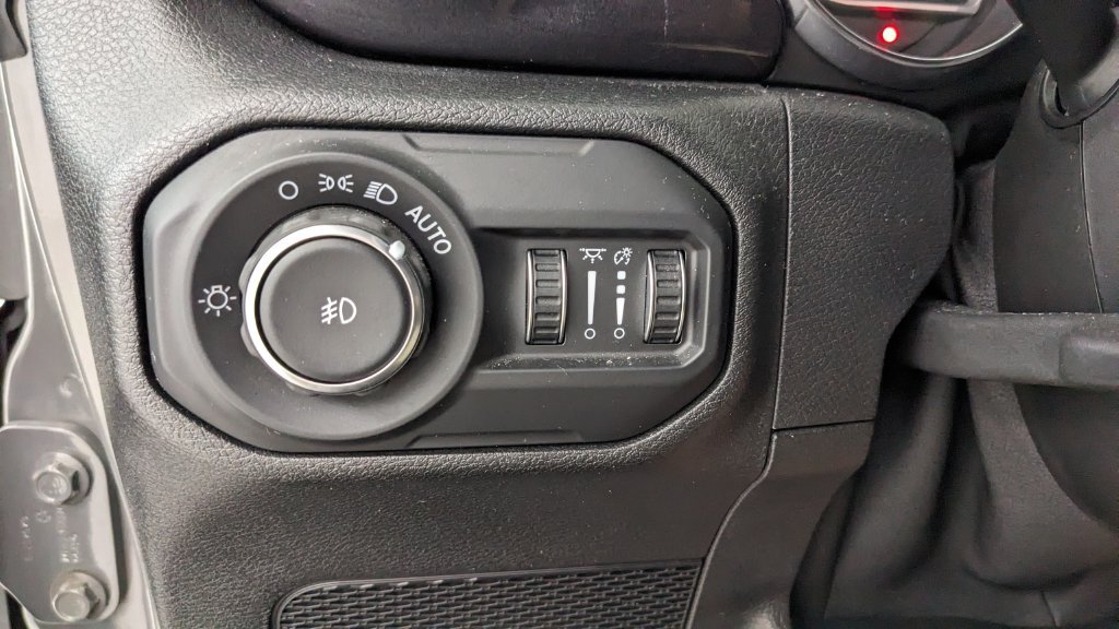 Used 2021 Jeep Wrangler Unlimited Sahara AWD/4WD image 21