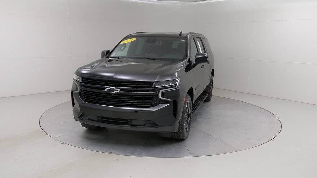 Used 2024 Chevrolet Suburban RST w/ Luxury Package AWD/4WD image 9
