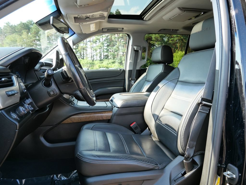 Used 2019 GMC Yukon XL Denali w/ Denali Ultimate Black Edition AWD/4WD image 21