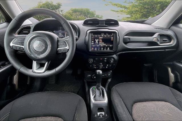 Used 2023 Jeep Renegade Latitude AWD/4WD image 15