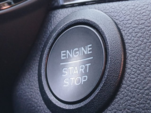 Certified 2025 Ford Escape ST-Line Select AWD/4WD image 16