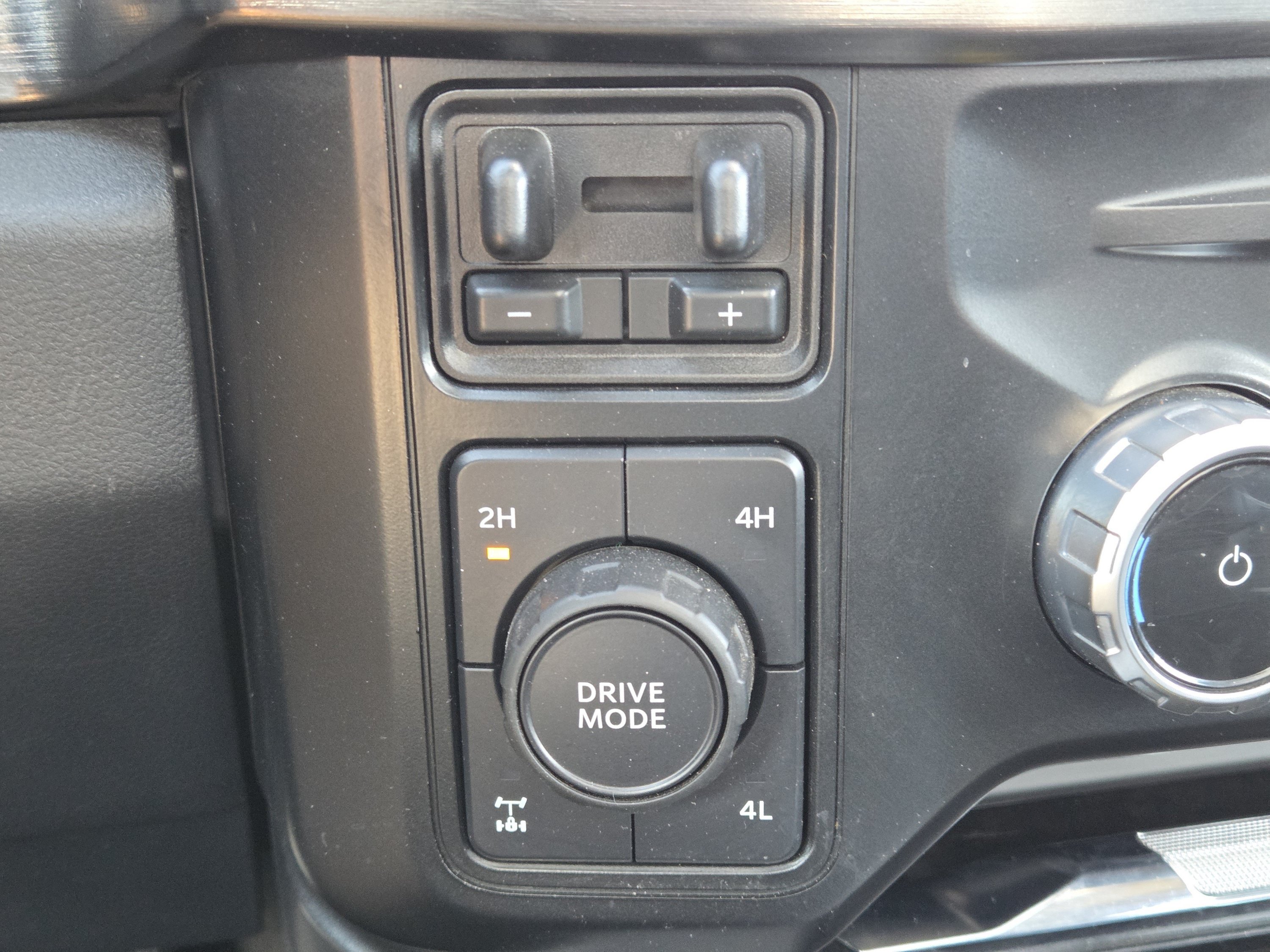 Certified 2023 Ford F350 Lariat w/ Lariat Ultimate Package AWD/4WD image 12