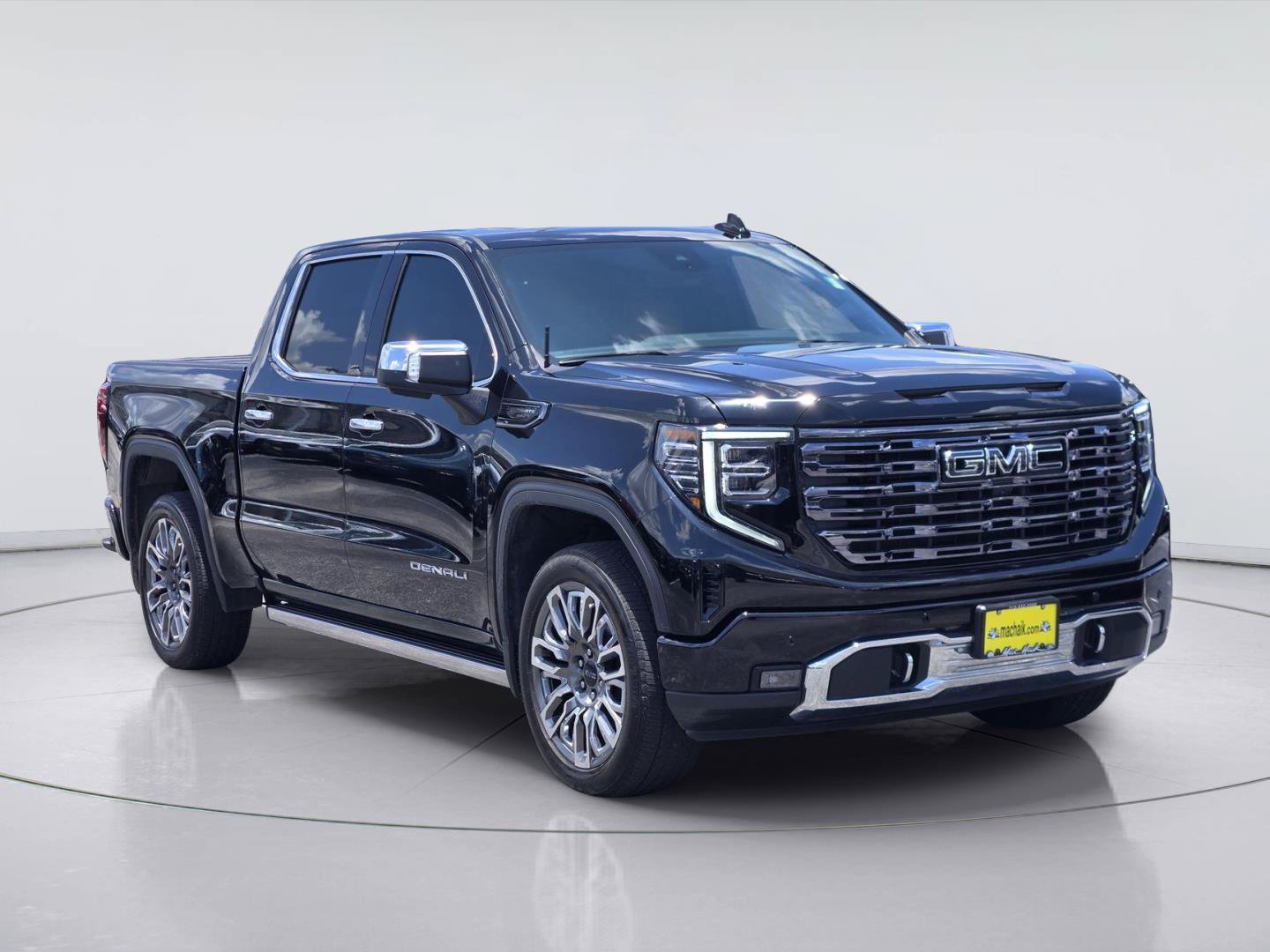 Used 2025 GMC Sierra 1500 Denali Ultimate AWD/4WD image 3