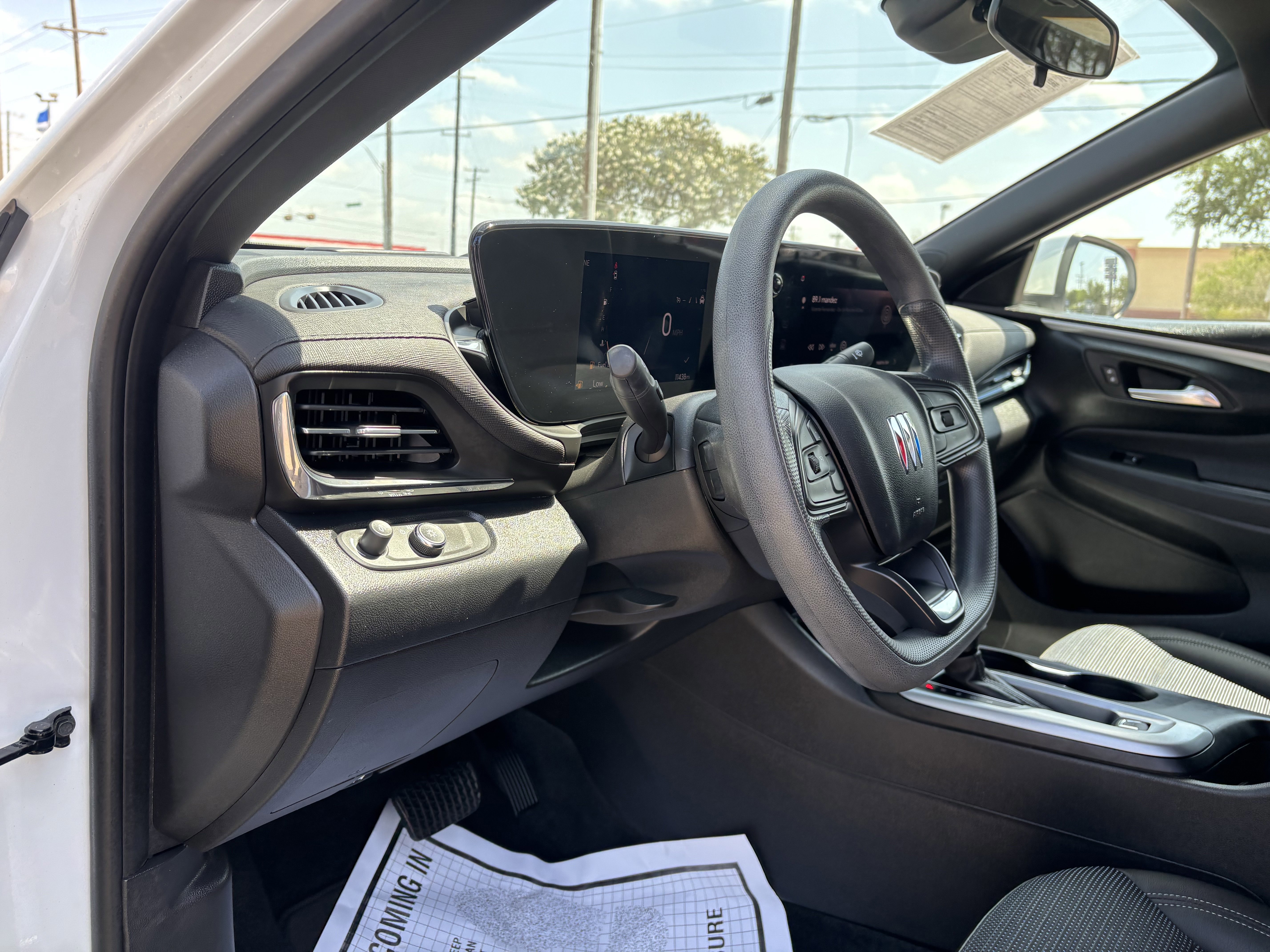 Used 2025 Buick Envista Preferred image 12