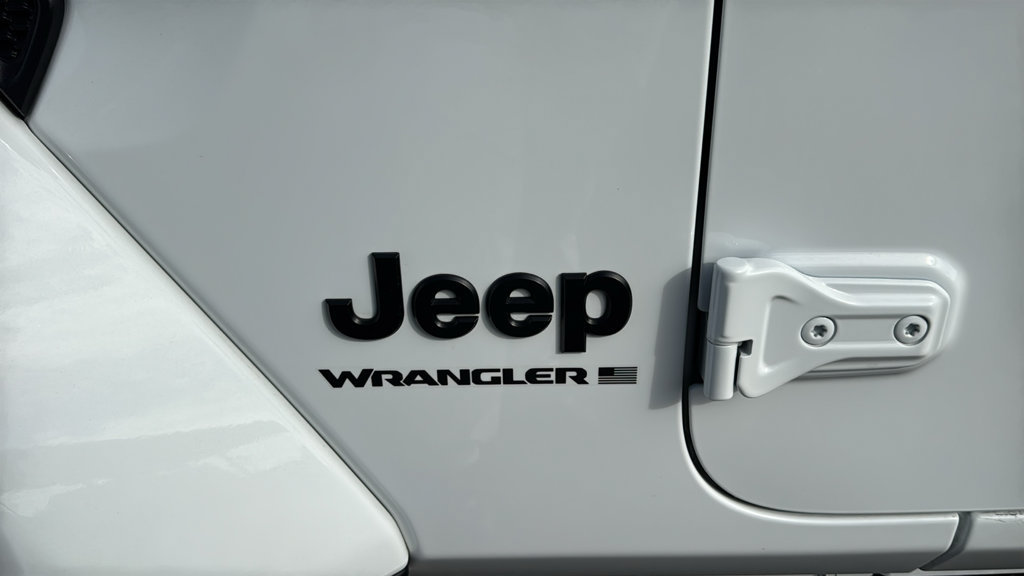 Used 2026 Jeep Wrangler Unlimited Sahara AWD/4WD image 8