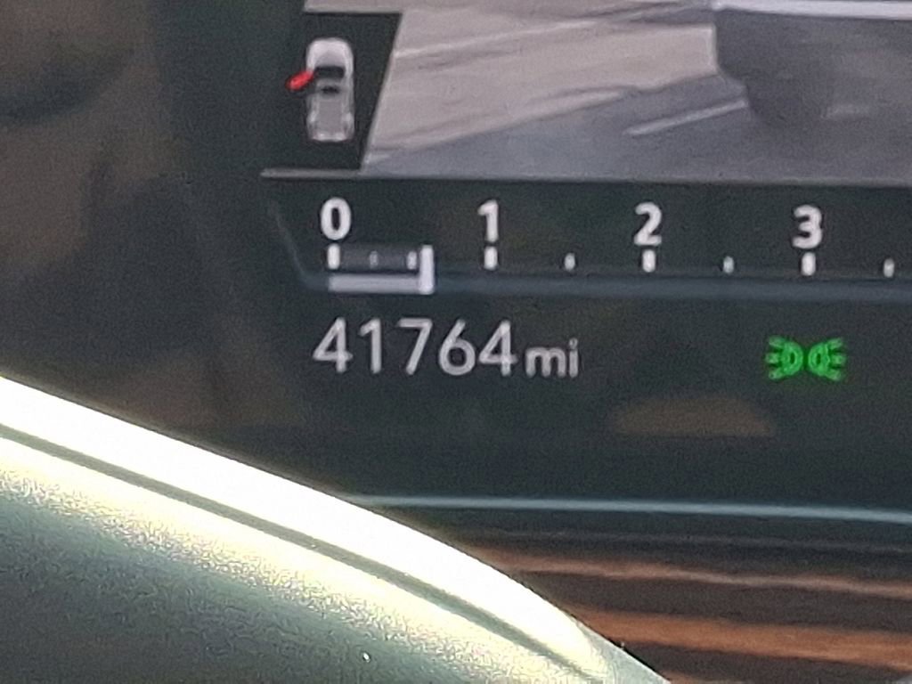 Used 2023 Cadillac Escalade ESV Premium Luxury w/ Performance Package image 21