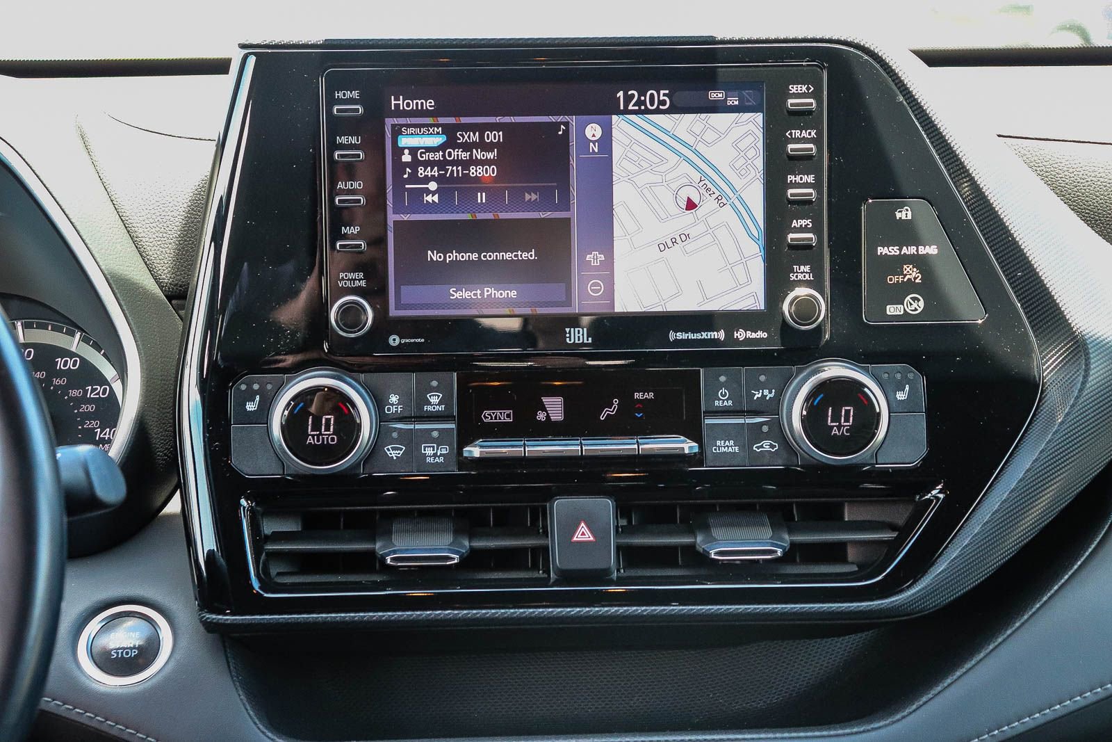 Used 2021 Toyota Highlander XSE FWD image 13