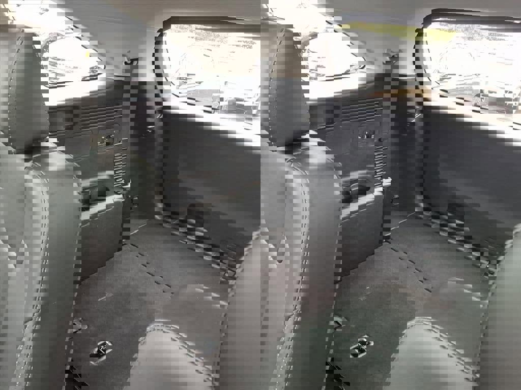 Used 2024 Kia Sorento SX image 10