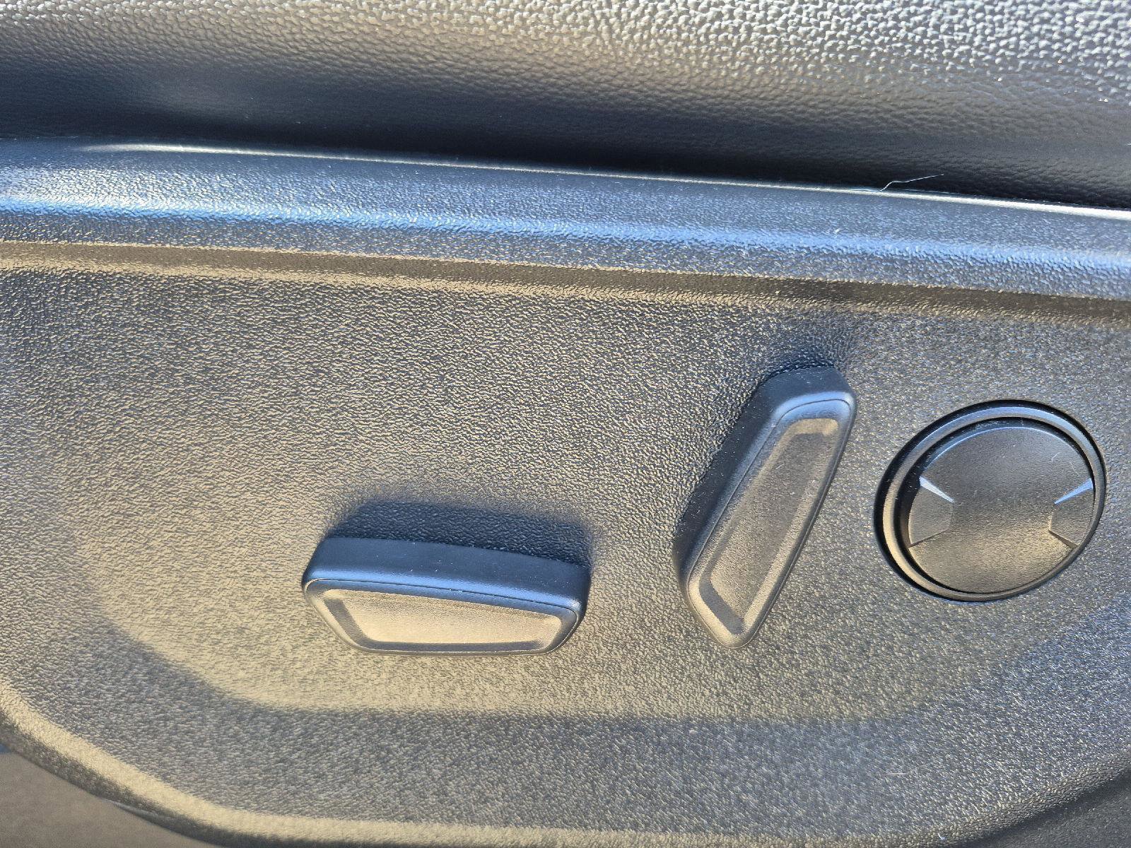 Certified 2025 Ford F150 Lariat w/ FX4 Off-Road Package image 15