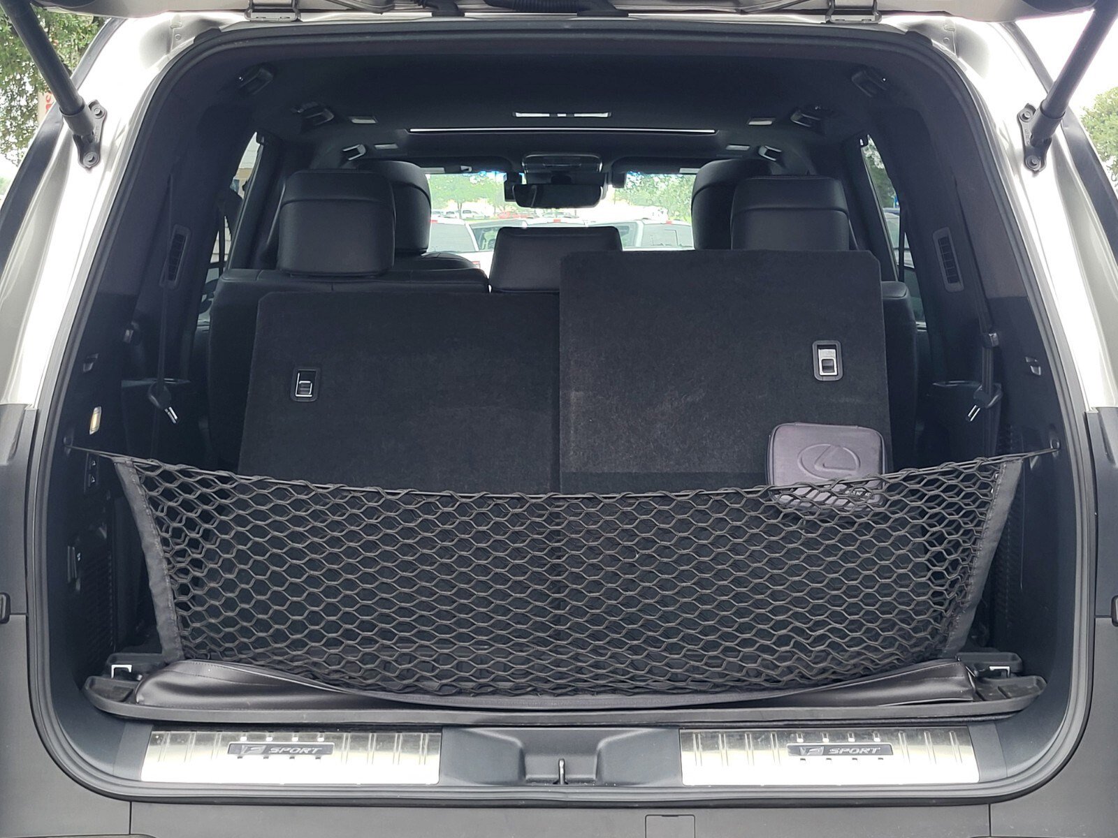 Used 2023 Lexus LX 600 F Sport w/ Accessory Package (Z1) AWD/4WD image 33