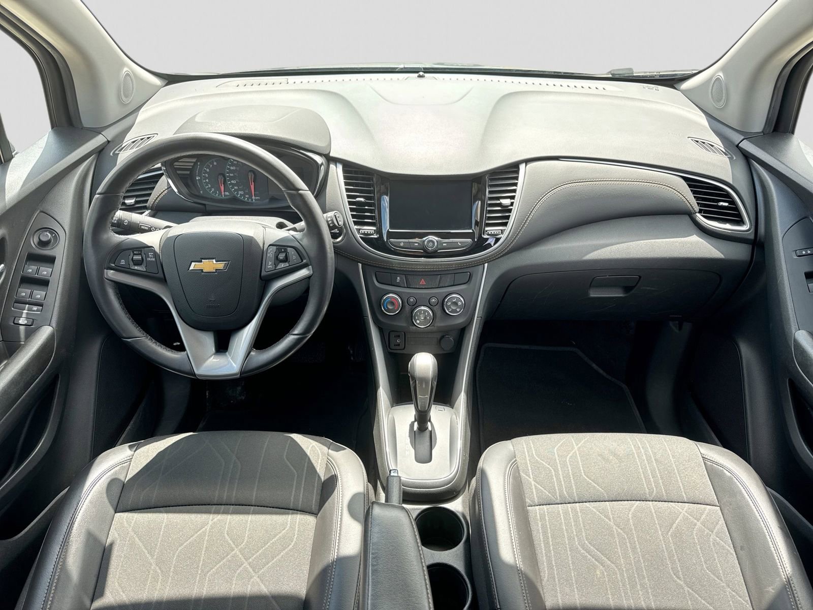 Used 2022 Chevrolet Trax LT w/ LT Convenience Package FWD image 18