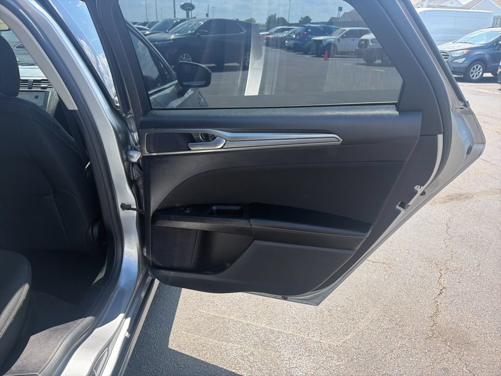 Certified 2020 Ford Fusion SE FWD image 46