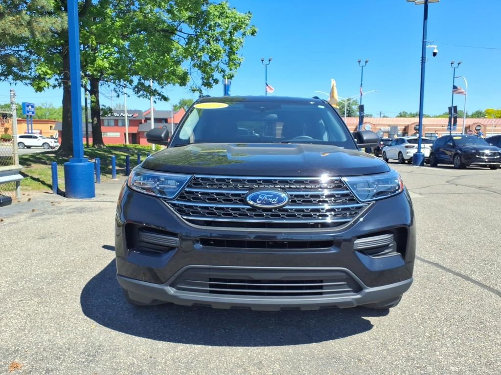 Certified 2024 Ford Explorer XLT AWD/4WD image 3