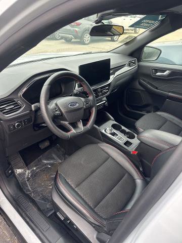 Certified 2025 Ford Escape ST-Line w/ Equipment Group 301A image 5