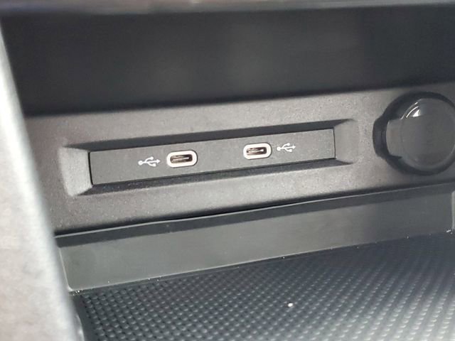 Used 2022 Volkswagen Tiguan S image 15