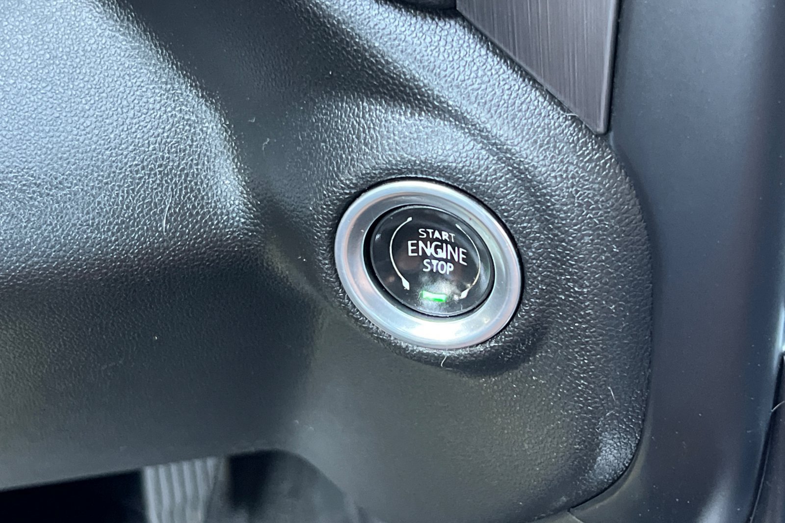 Used 2020 GMC Sierra 2500 AT4 w/ AT4 Premium Package AWD/4WD image 23