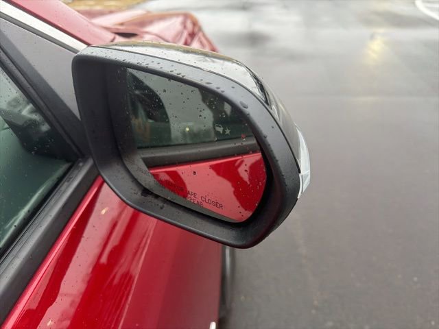 Used 2025 Chevrolet Traverse LT w/ Driver Confidence Package image 5