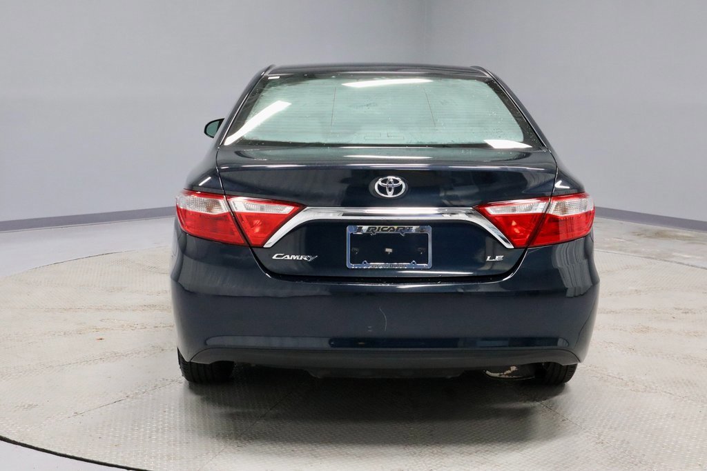 Used 2017 Toyota Camry LE image 4