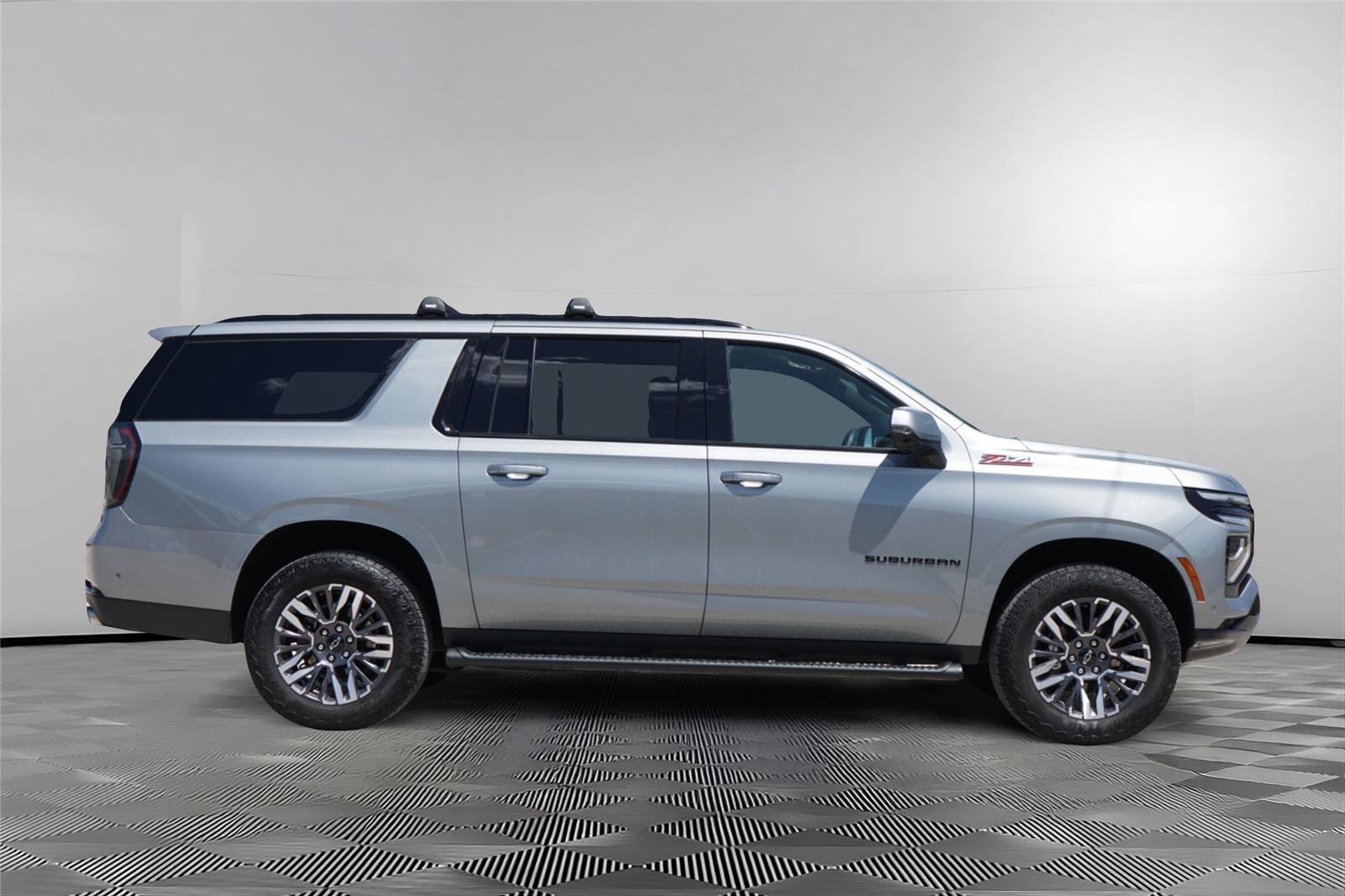 Used 2026 Chevrolet Suburban Z71 w/ Comfort Package AWD/4WD image 4