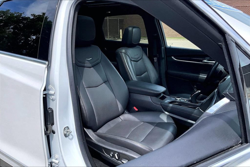 Used 2023 Cadillac XT5 Premium Luxury w/ LPO, Floor Liner Package AWD/4WD image 7