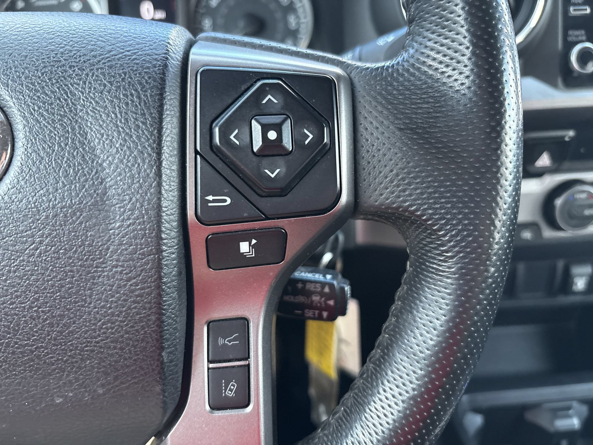 Used 2022 Toyota Tacoma SR5 w/ Technology Package RWD image 30