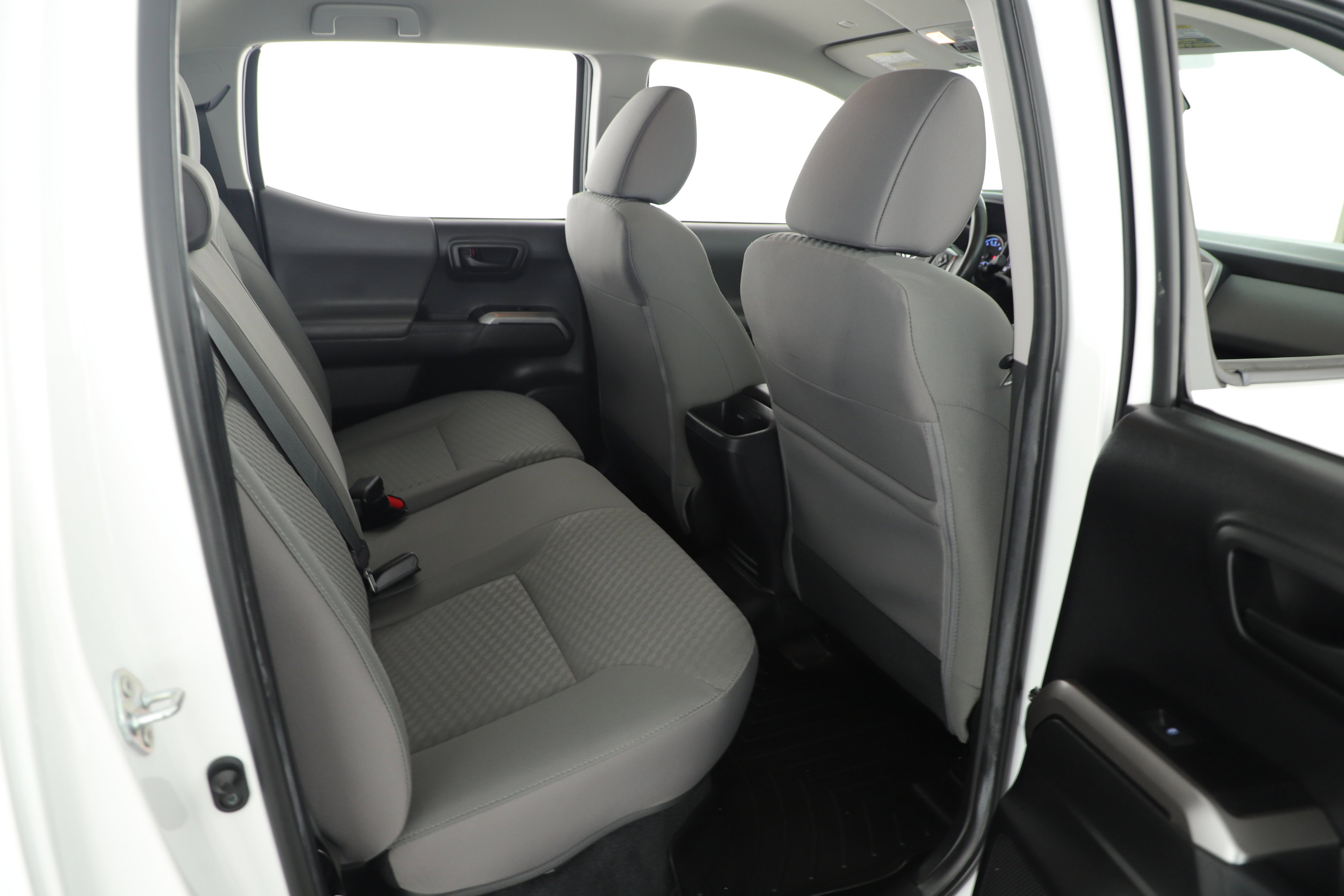 Used 2022 Toyota Tacoma SR5 w/ Technology Package image 24