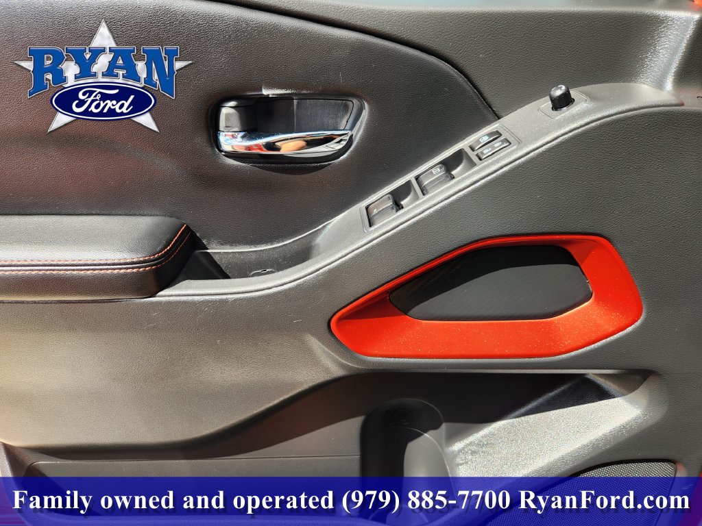 Used 2025 Nissan Frontier Pro-X RWD image 16