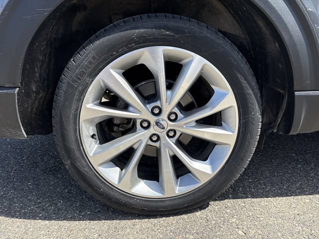 Certified 2022 Ford Explorer Platinum w/ Equipment Group 601A AWD/4WD image 57