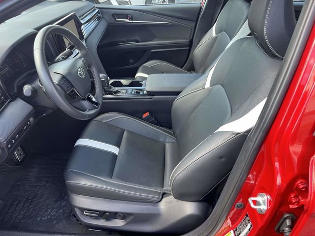 Used 2025 Toyota Camry SE FWD image 10