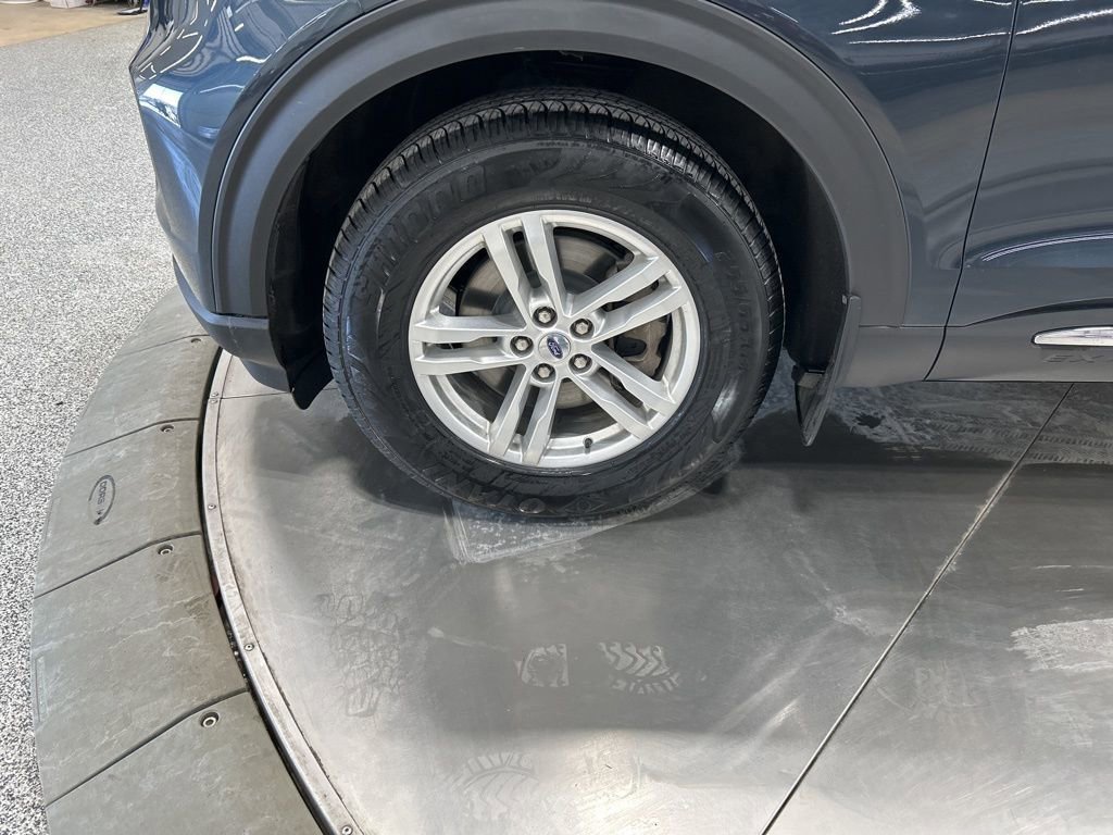 Certified 2022 Ford Explorer XLT w/ Equipment Group 202A image 22