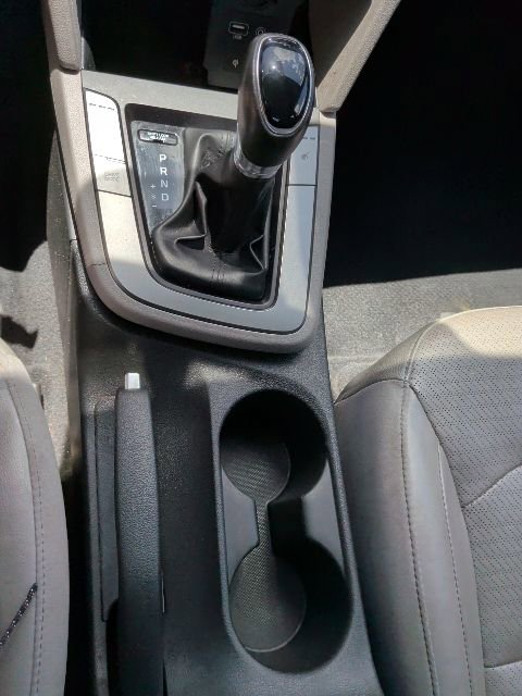 Used 2020 Hyundai Elantra Limited FWD image 22