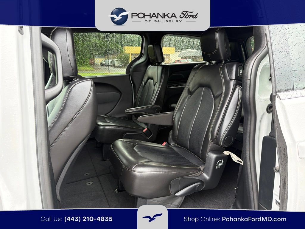 Used 2025 Chrysler Pacifica Select FWD image 19