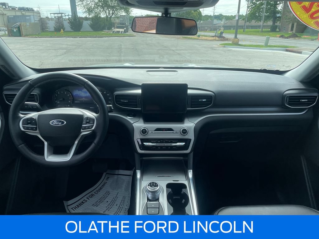 Certified 2022 Ford Explorer XLT w/ Equipment Group 202A AWD/4WD image 16