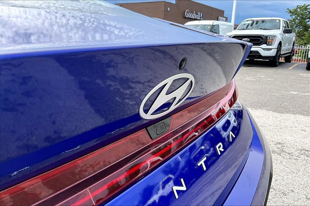 Used 2025 Hyundai Elantra SEL FWD image 31