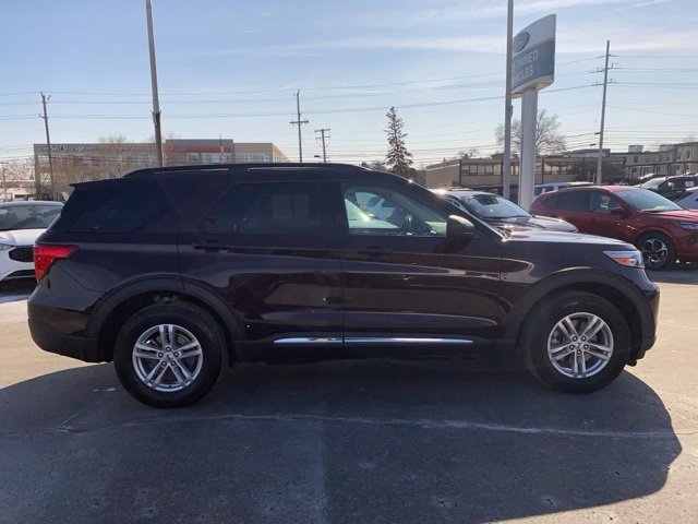 Certified 2022 Ford Explorer XLT w/ Equipment Group 202A image 2