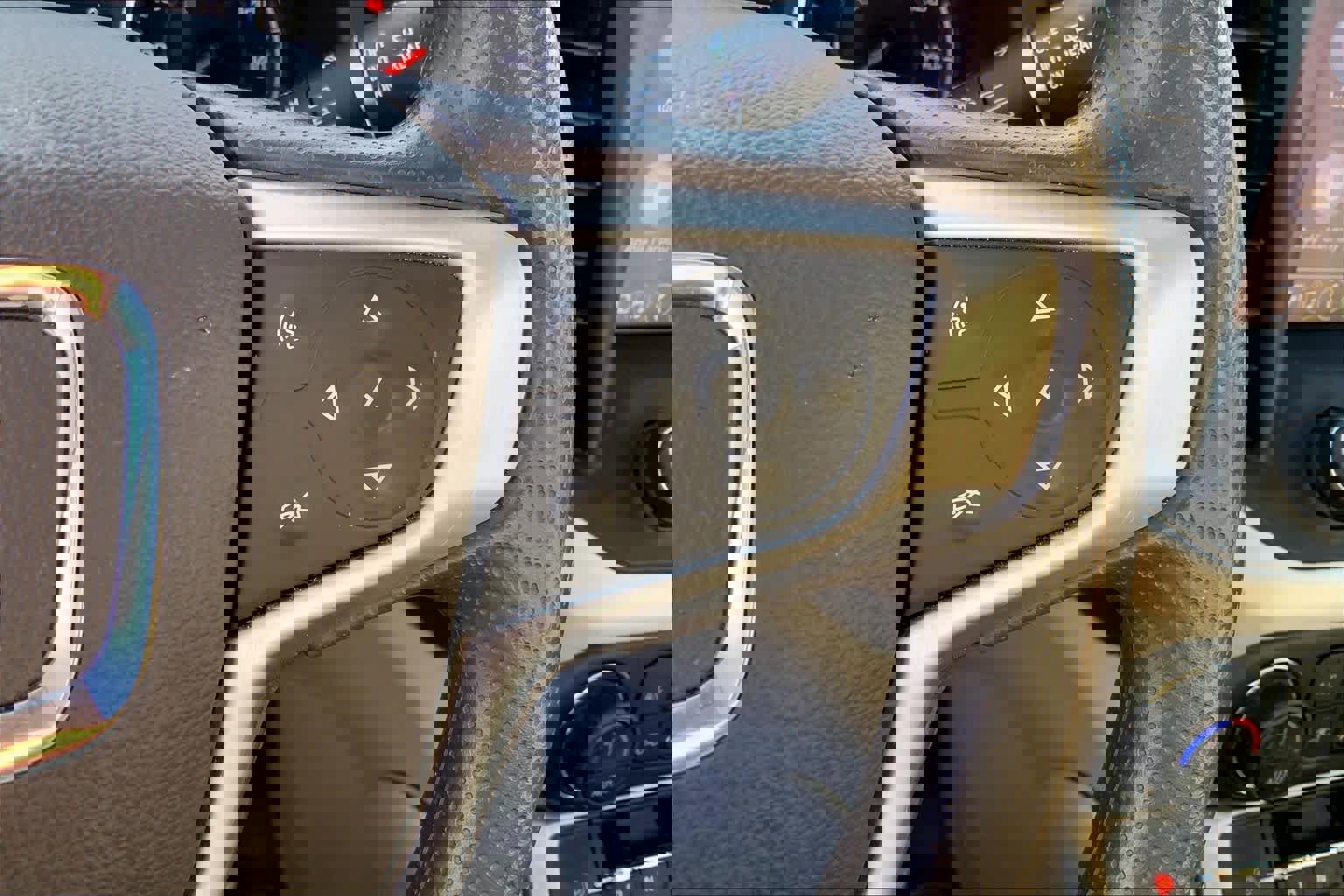 Used 2023 GMC Acadia SLE w/ Driver Convenience Package image 24