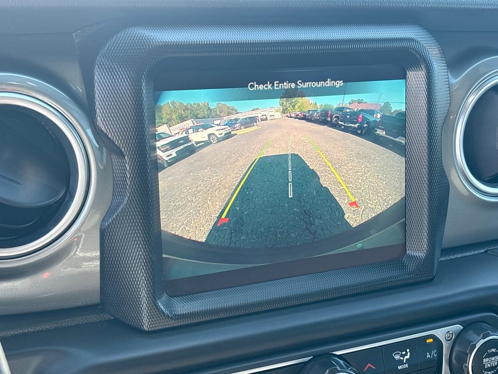 Used 2023 Jeep Wrangler Unlimited Sahara AWD/4WD image 34