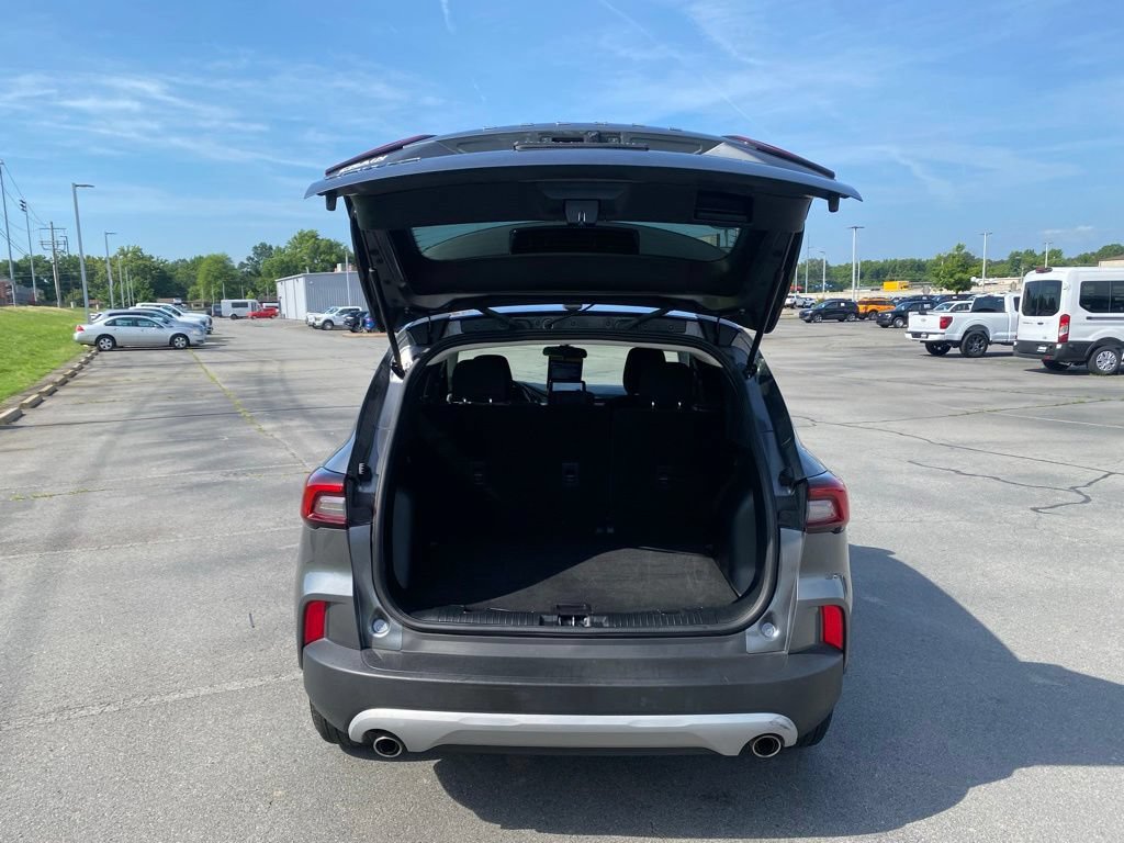 Certified 2025 Ford Escape Active FWD image 9