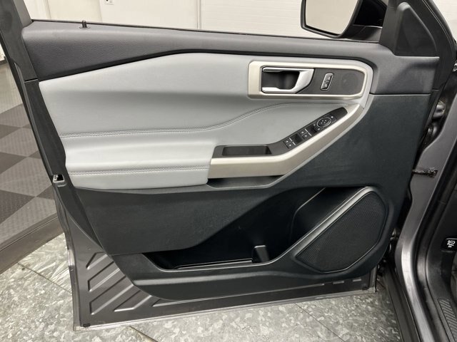Certified 2023 Ford Explorer XLT w/ XLT Sport Appearance Package AWD/4WD image 10