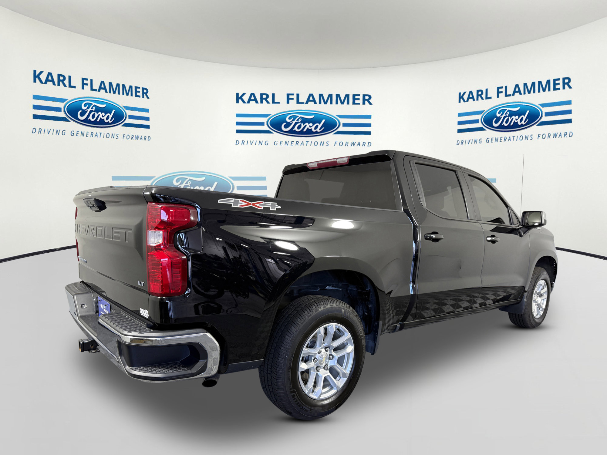 Used 2022 Chevrolet Silverado 1500 LT image 3