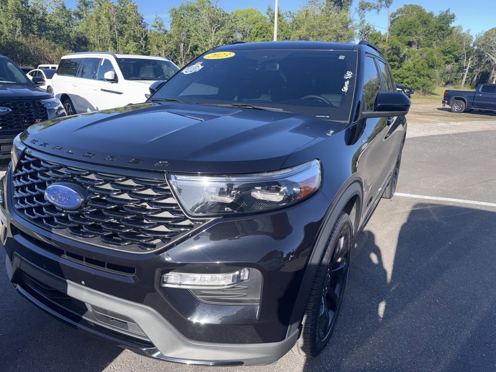 Certified 2023 Ford Explorer ST-Line w/ Class IV Trailer Tow Package image 2