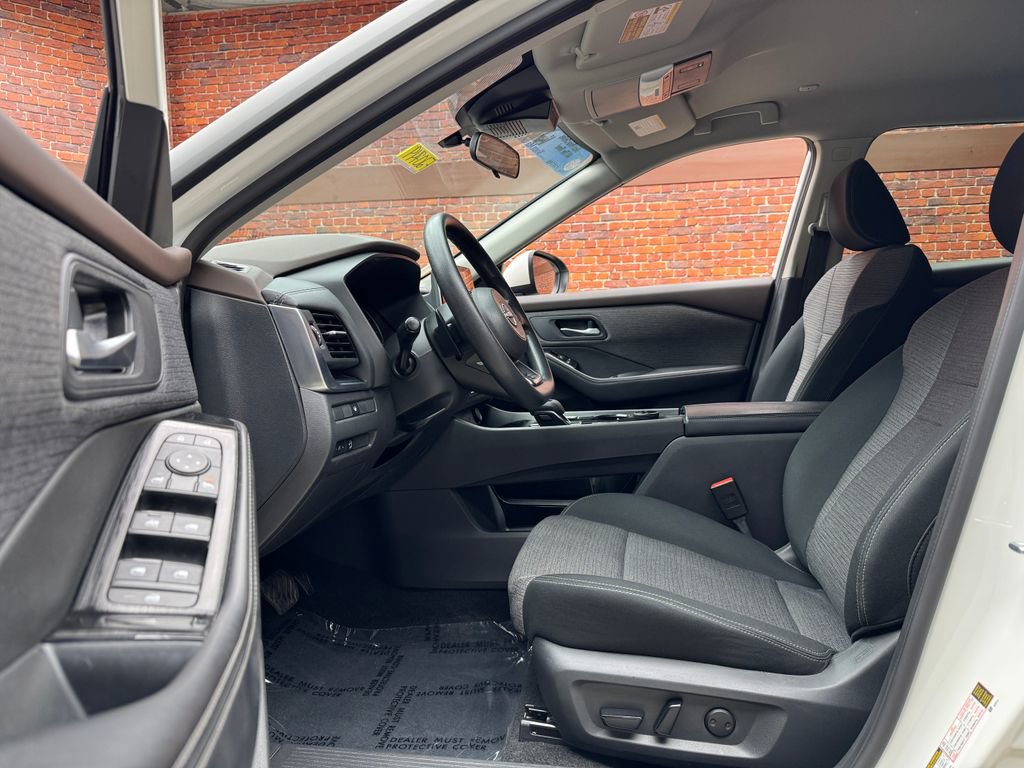 Used 2023 Nissan Rogue SV AWD/4WD image 22